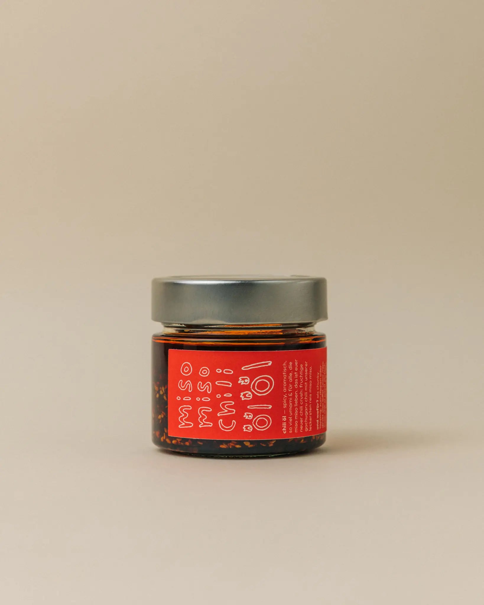 Miso Miso Chili Öl – aromatisches Chiliöl mit fermentierter Misopaste und Chunks im Glas. In Deutschland hergestellt.