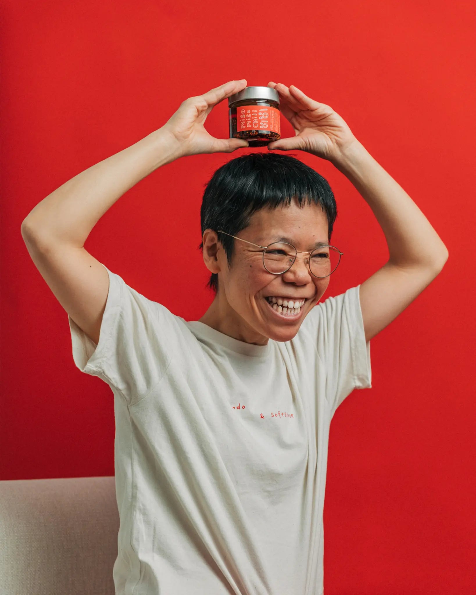 Würziges Chiliöl mit Chili-Flocken und fermentierter Misopaste.  In Deutschland hergestellt.