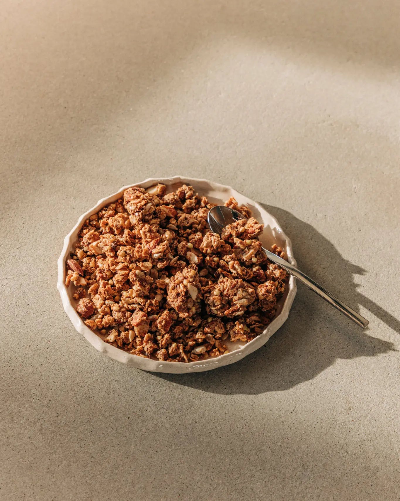 Knuspriges Miso Granola von Miso Miso – handgemachtes Granola mit fermentierter Misopaste.